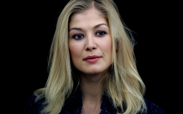 Rosamund Pike Fotoğrafları 76