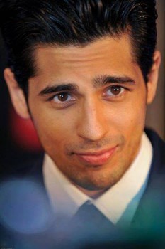 Sidharth Malhotra Fotoğrafı