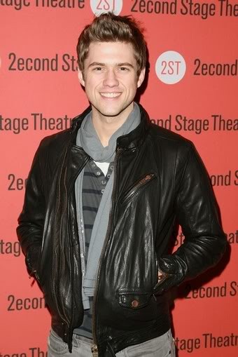 Aaron Tveit Fotoğrafları 6