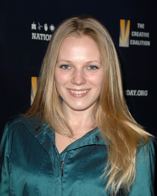 Emma Bell Fotoğrafları 8