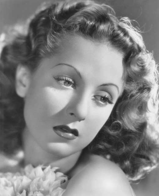 Danielle Darrieux Fotoğrafı