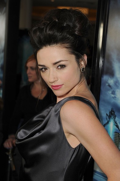 Crystal Reed Fotoğrafları 19