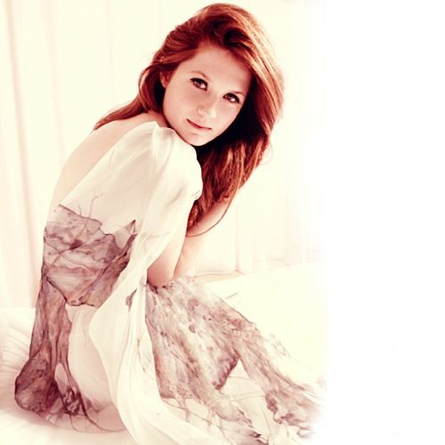 Bonnie Wright Fotoğrafları 52