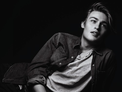 Douglas Booth Fotoğrafları 10