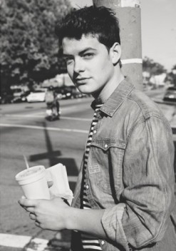 Israel Broussard Fotoğrafları 10