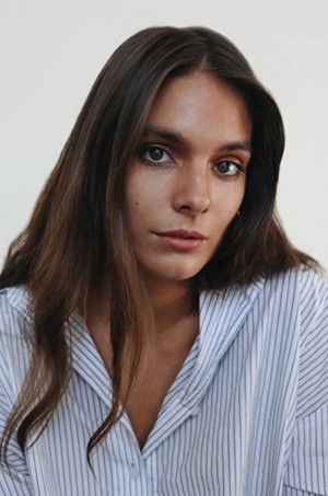 Caitlin Stasey Fotoğrafları 5