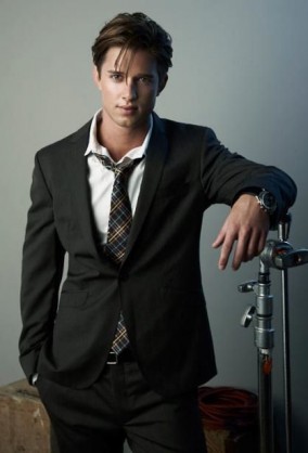 Drew Van Acker Fotoğrafı