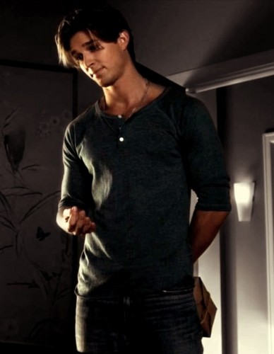 Drew Van Acker Fotoğrafı
