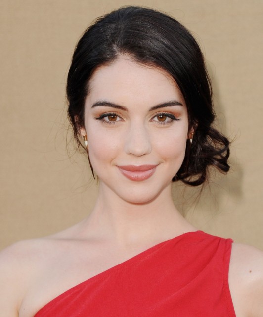 Adelaide Kane Fotoğrafları 29