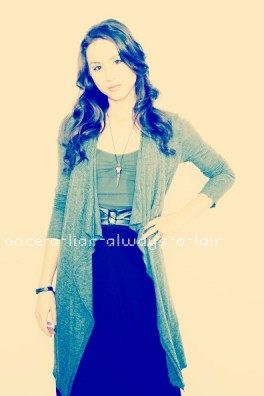 Troian Bellisario Fotoğrafı