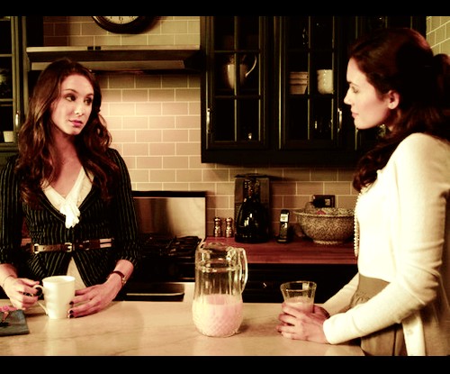 Troian Bellisario Fotoğrafı