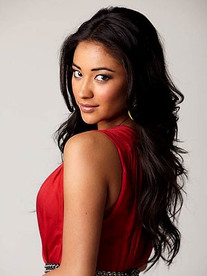 Shay Mitchell Fotoğrafı