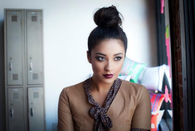 Shay Mitchell Fotoğrafı