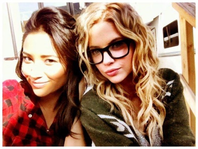 Shay Mitchell Fotoğrafı