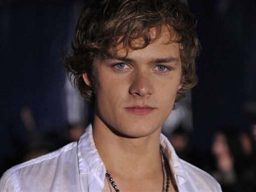 Finn Jones Fotoğrafı