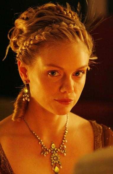 Christina Cole Fotoğrafları 3