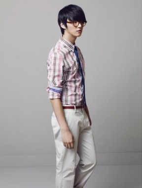 Yoon Si Yoon Fotoğrafı