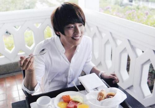 Yoon Si Yoon Fotoğrafları 136