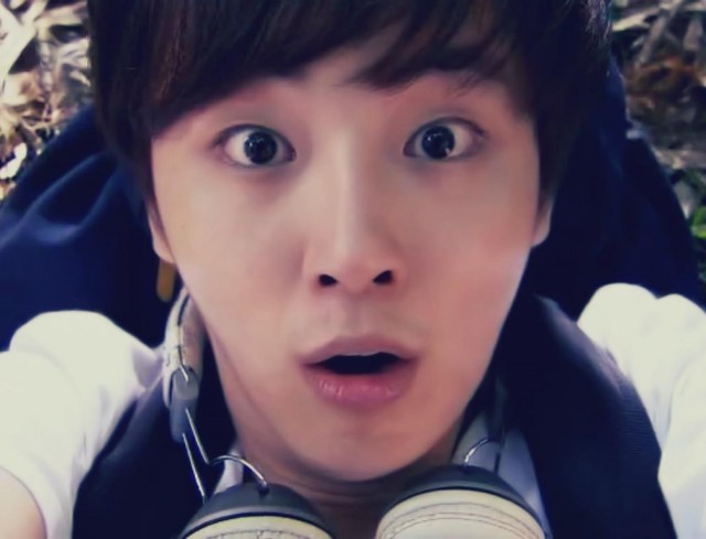 Yoon Si Yoon Fotoğrafı