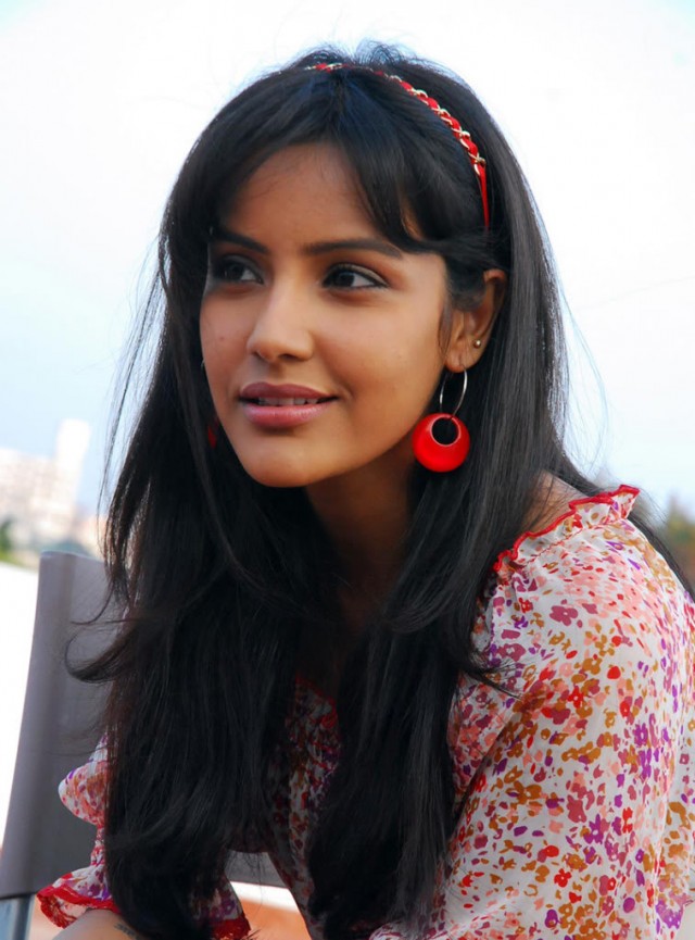 Priya Anand Fotoğrafları 3