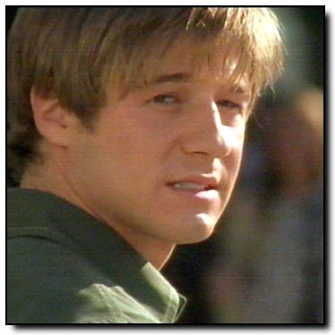 Ben McKenzie Fotoğrafları 16