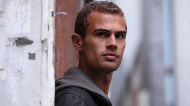 Theo James Fotoğrafları 54