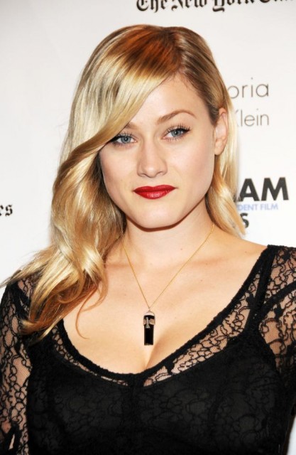 Olivia Taylor Dudley Fotoğrafı