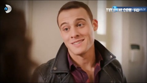 Kerem Bürsin Fotoğrafı