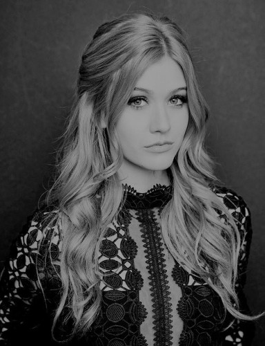 Katherine McNamara Fotoğrafı