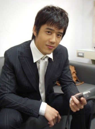 George Hu Fotoğrafı
