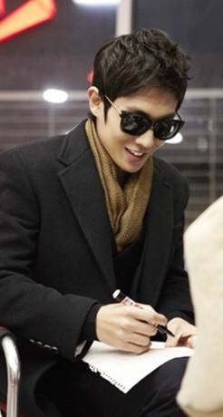 Lee Joon Fotoğrafları 39