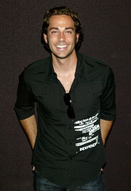 Zachary Levi Fotoğrafı