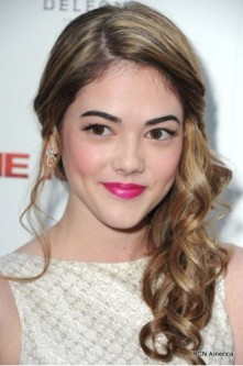 McKaley Miller Fotoğrafı