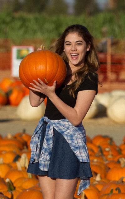 McKaley Miller Fotoğrafı