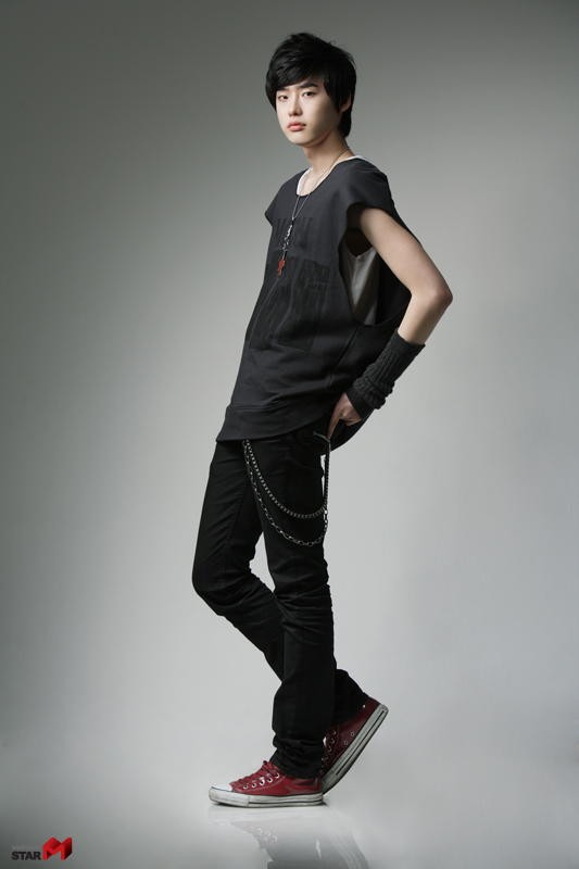 Lee Jong-suk Fotoğrafı