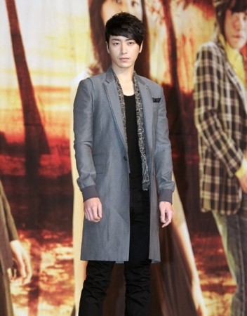 Lee Joon Hyuk Fotoğrafları 32