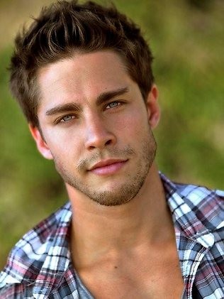 Dean Geyer Fotoğrafları 7