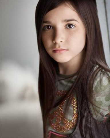 Olivia Steele-Falconer Fotoğrafı