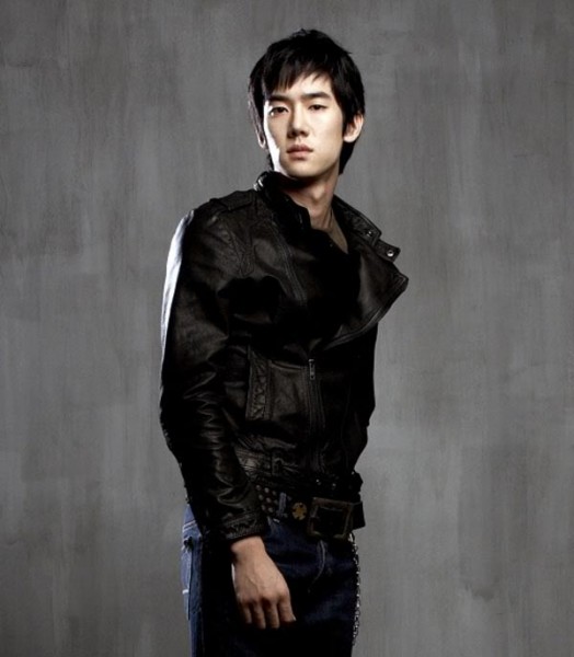 Yoo Yun-suk Fotoğrafları 36