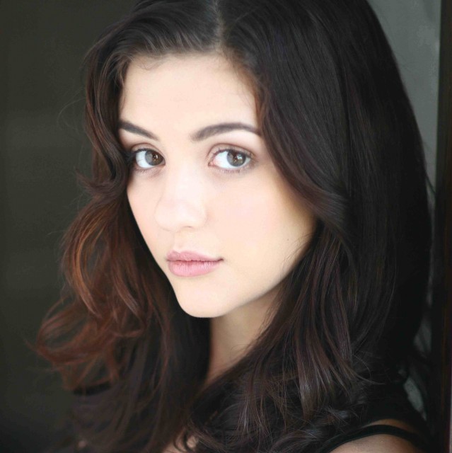 Katie Findlay Fotoğrafları 5