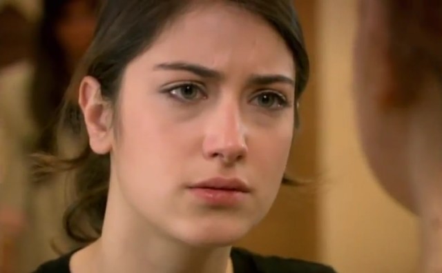 Hazal Kaya Fotoğrafları 588