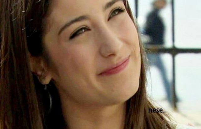 Hazal Kaya Fotoğrafı