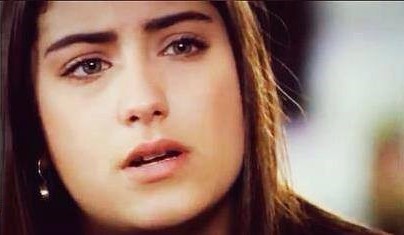 Hazal Kaya Fotoğrafı