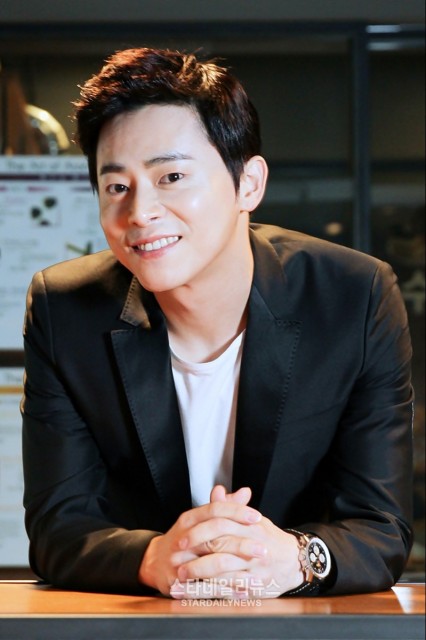 Jo Jeong-seok Fotoğrafları 17