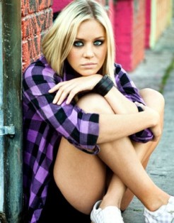 Tara Holt Fotoğrafı