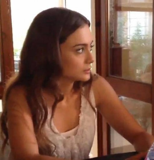 Damla Sönmez Fotoğrafı