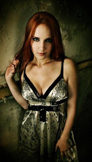 Simone Simons Fotoğrafı