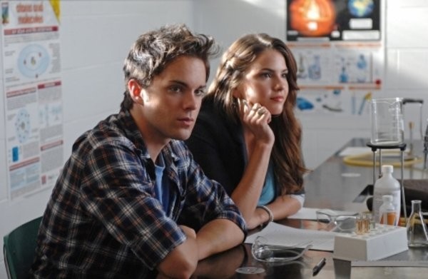 Shelley Hennig Fotoğrafı