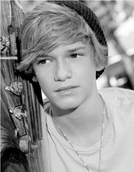 Cody Simpson Fotoğrafları 1