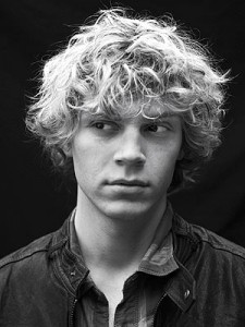 Evan Peters Fotoğrafları 7